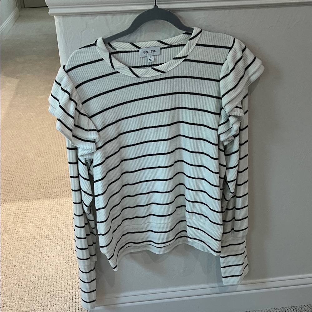 Evereve Black and White Striped sweater size xl